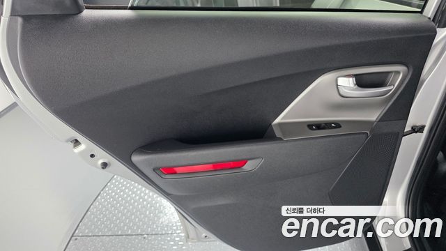 Kia Niro Plus Air 2023 — фото 31