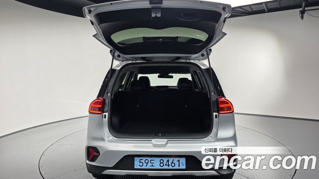 Kia Niro Plus Air 2023 — фото 37