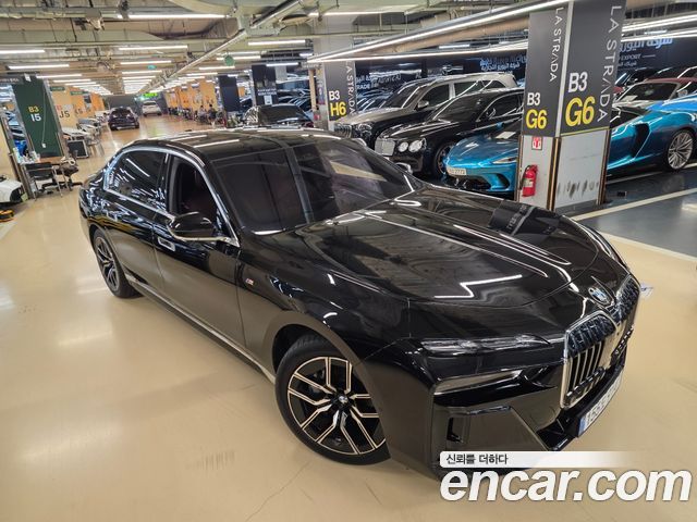 BMW 7 Series (G70) 740i xDrive M Sport