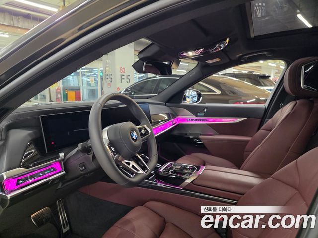 BMW 7 Series (G70) 740i xDrive M Sport 2025 — фото 8