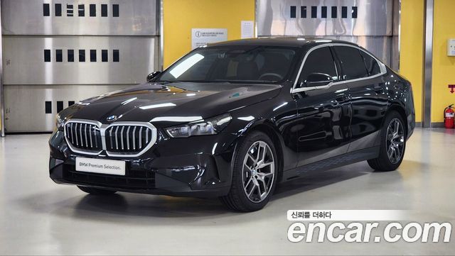 BMW 5 Series (G60) 523d