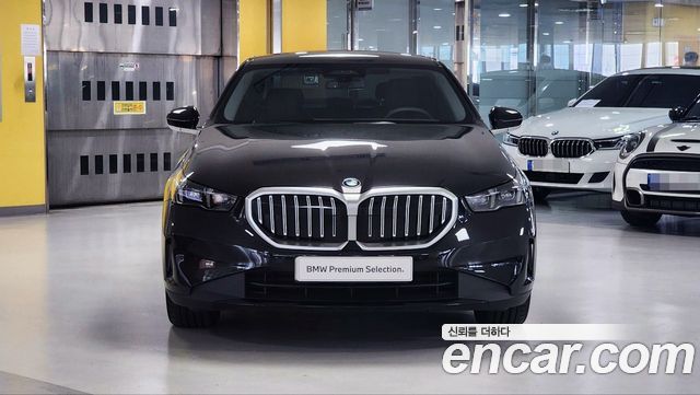 BMW 5 Series (G60) 523d 2025 — фото 3