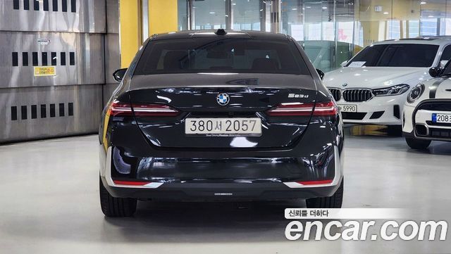 BMW 5 Series (G60) 523d 2025 — фото 4
