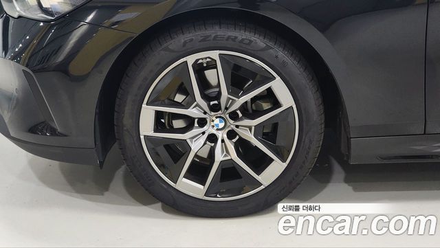 BMW 5 Series (G60) 523d 2025 — фото 5