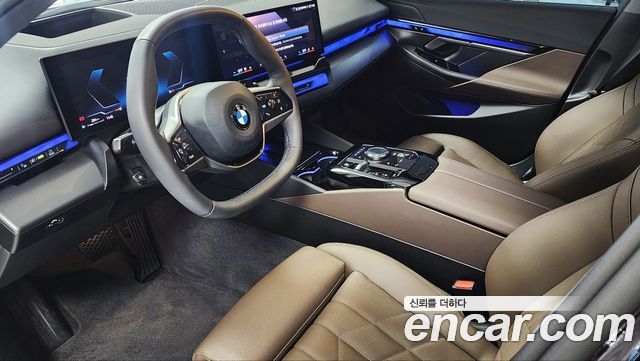 BMW 5 Series (G60) 523d 2025 — фото 10