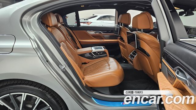 BMW 7 Series (G11) 730Ld xDrive M Sport 2020 — фото 12