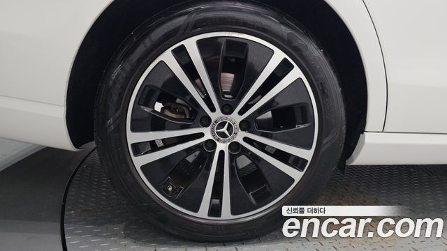 Mercedes-Benz E-Class (W213) E250 Avantgarde 2021 — фото 21