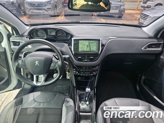 Peugeot 2008 1.6 e-HDi Feline L 2015 — фото 7
