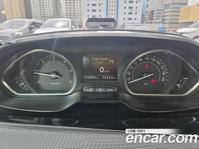 Peugeot 2008 1.6 e-HDi Feline L 2015 — фото 16