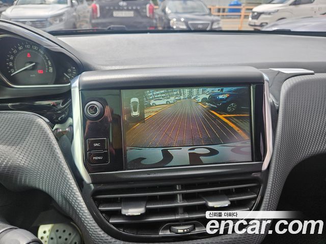 Peugeot 2008 1.6 e-HDi Feline L 2015 — фото 17