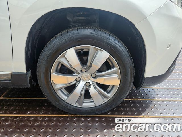 Peugeot 2008 1.6 e-HDi Feline L 2015 — фото 20