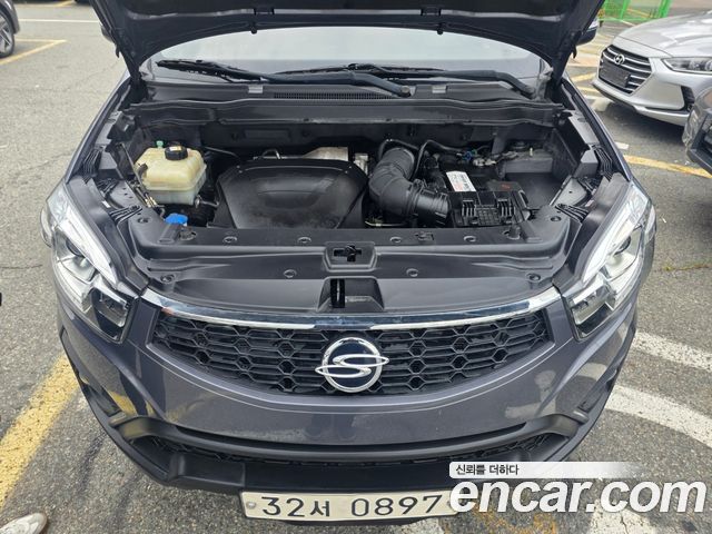 KG Mobility (SsangYong) Korando C 2.2 RX 2WD DLX 2016 — фото 6