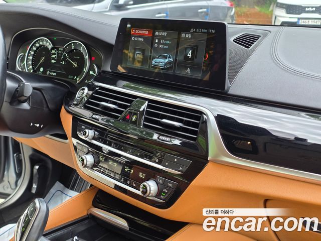 BMW 5 Series (G30) 520d Luxury Special Edition 2018 — фото 17