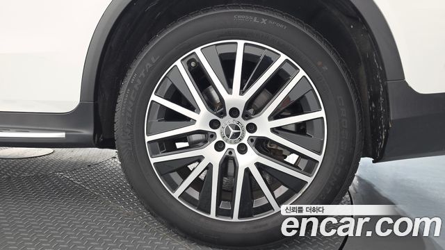 Mercedes-Benz GLC-Class (X253) GLC300 4MATIC 2020 — фото 21