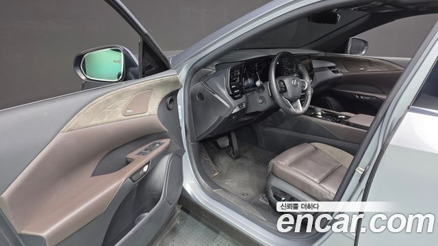 Lexus RX350h (V) Luxury 2023 — фото 10