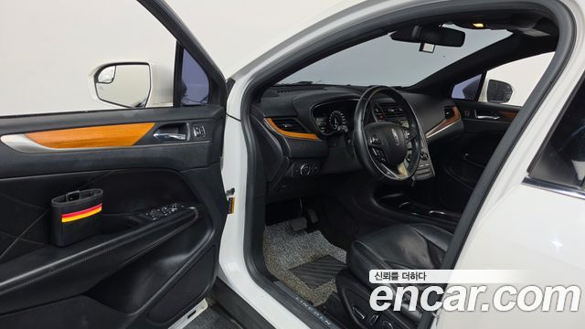 Lincoln MKC 2.0 AWD 2015 — фото 10