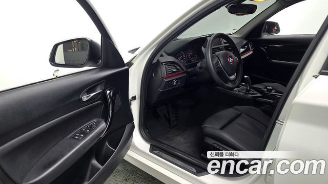 BMW 1 Series (F20) 118d Sport 5Door 2017 — фото 11