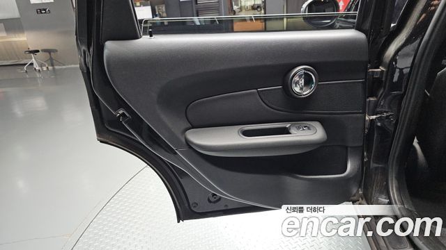 MINI Cooper Clubman Standard 2nd 2019 — фото 25