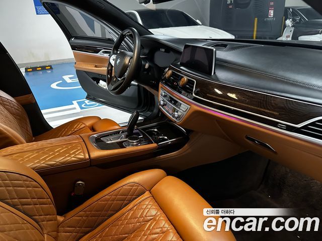BMW 7 Series (G11) 750Li xDrive Design Pure Excellence 2020 — фото 6