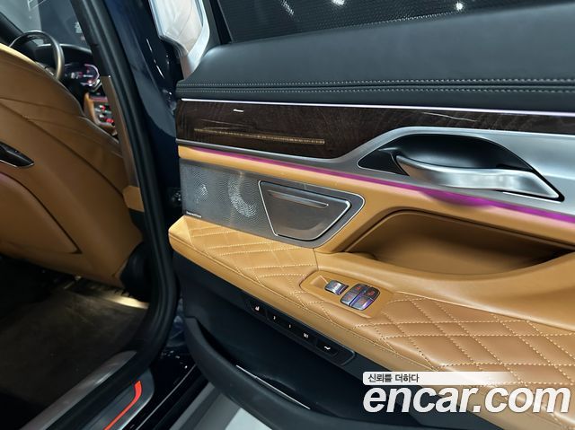 BMW 7 Series (G11) 750Li xDrive Design Pure Excellence 2020 — фото 16