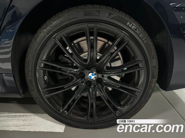 BMW 7 Series (G11) 750Li xDrive Design Pure Excellence 2020 — фото 18