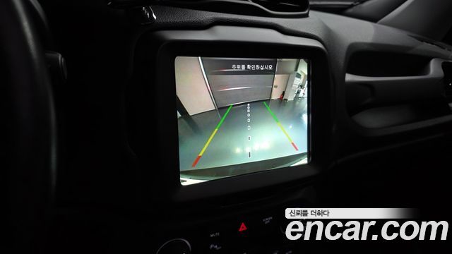 Jeep Renegade 2.4 Limited 2020 — фото 15