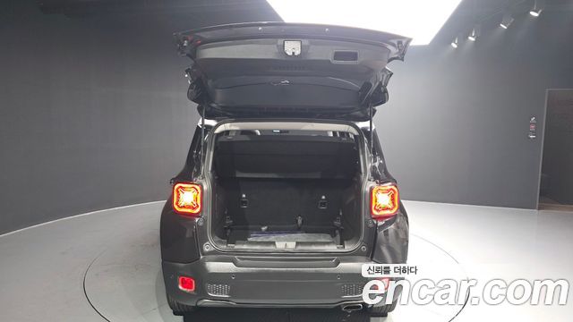 Jeep Renegade 2.4 Limited 2020 — фото 20