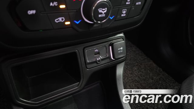 Jeep Renegade 2.4 Limited 2020 — фото 26