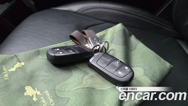 Jeep Renegade 2.4 Limited 2020 — фото 28