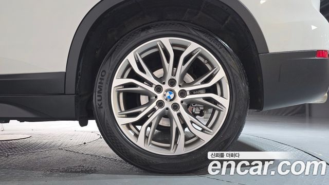 BMW X1 (F48) xDrive 18d Premium 2018 — фото 21