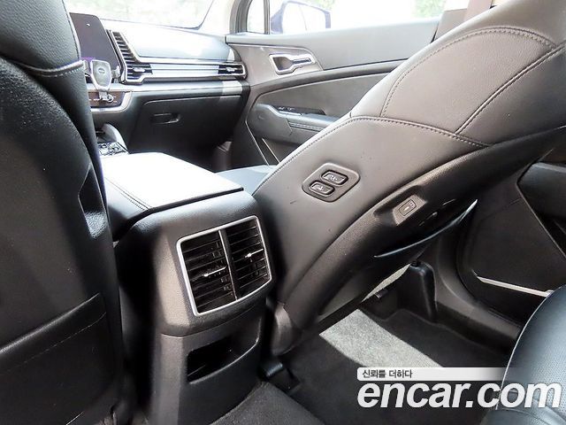 Kia Sportage (V) Diesel 2.0 2WD Nobleless 2022 — фото 21