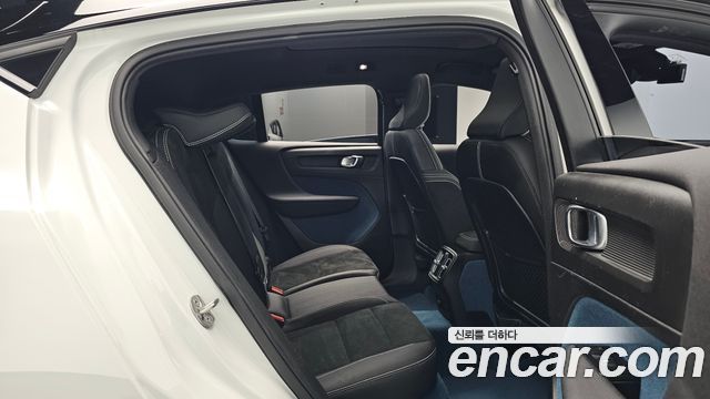 Volvo C40 Recharge Twin Ultimate 2022 — фото 11