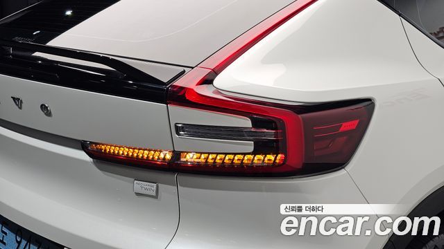 Volvo C40 Recharge Twin Ultimate 2022 — фото 23