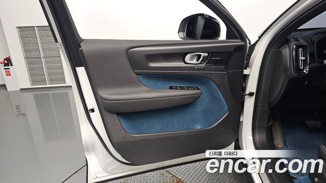 Volvo C40 Recharge Twin Ultimate 2022 — фото 24