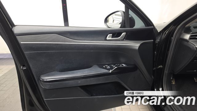 Kia K5 (III) 2.0 Prestige 2022 — фото 30