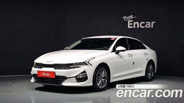 Kia K5 (III) 2.0 Trendy 2023 — фото 1