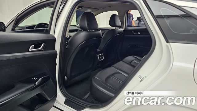 Kia K5 (III) 2.0 Trendy 2023 — фото 16