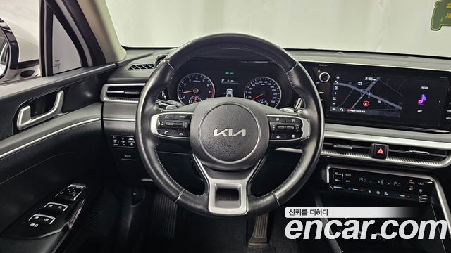 Kia K5 (III) 2.0 Trendy 2023 — фото 17