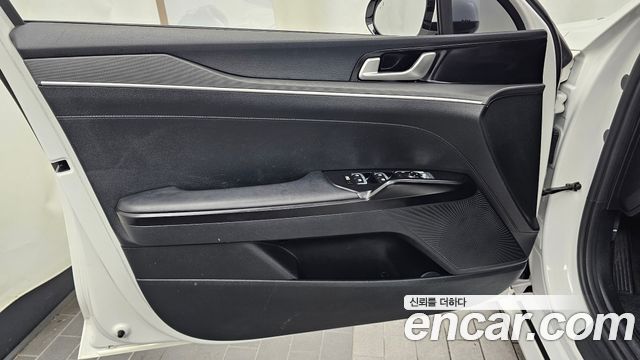 Kia K5 (III) 2.0 Trendy 2023 — фото 30