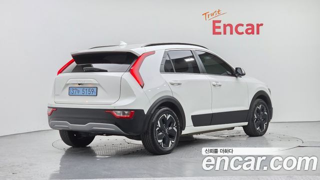 Kia Niro EV Air 2023 — фото 2