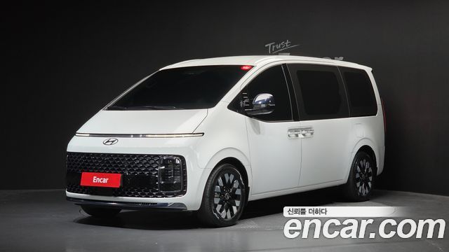 Hyundai Staria HEV 1.6 Lounge 7-Seater Inspiration 2025 — фото 1