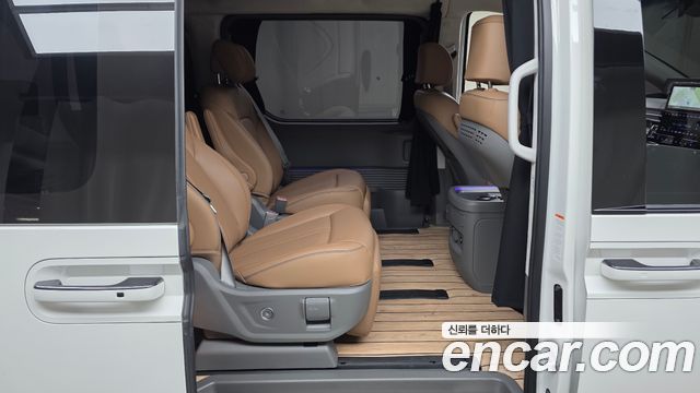 Hyundai Staria HEV 1.6 Lounge 7-Seater Inspiration 2025 — фото 15