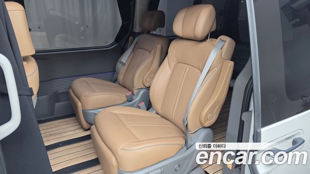Hyundai Staria HEV 1.6 Lounge 7-Seater Inspiration 2025 — фото 16