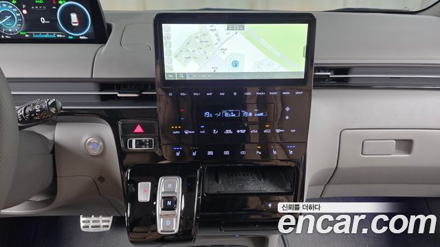 Hyundai Staria HEV 1.6 Lounge 7-Seater Inspiration 2025 — фото 18
