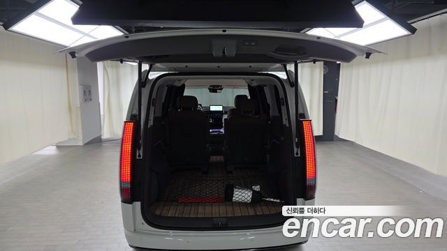 Hyundai Staria HEV 1.6 Lounge 7-Seater Inspiration 2025 — фото 22