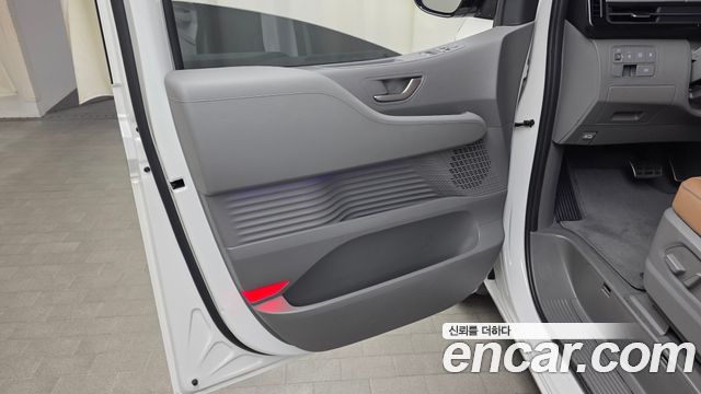 Hyundai Staria HEV 1.6 Lounge 7-Seater Inspiration 2025 — фото 30