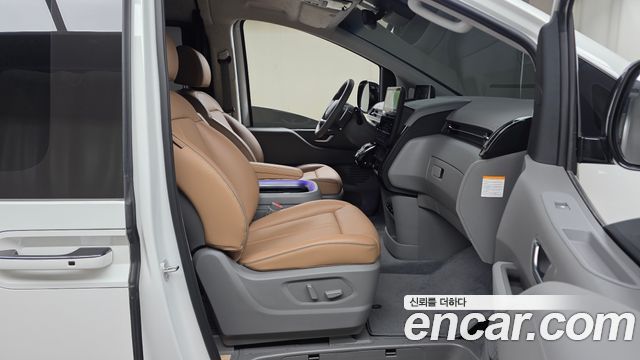 Hyundai Staria HEV 1.6 Lounge 7-Seater Inspiration 2025 — фото 32