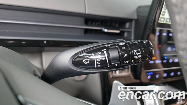 Hyundai Staria HEV 1.6 Lounge 7-Seater Inspiration 2025 — фото 33