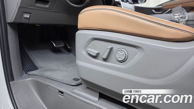 Hyundai Staria HEV 1.6 Lounge 7-Seater Inspiration 2025 — фото 38