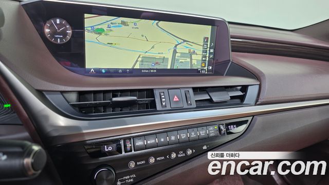 Lexus ES300h (VII) Luxury Plus 2019 — фото 15